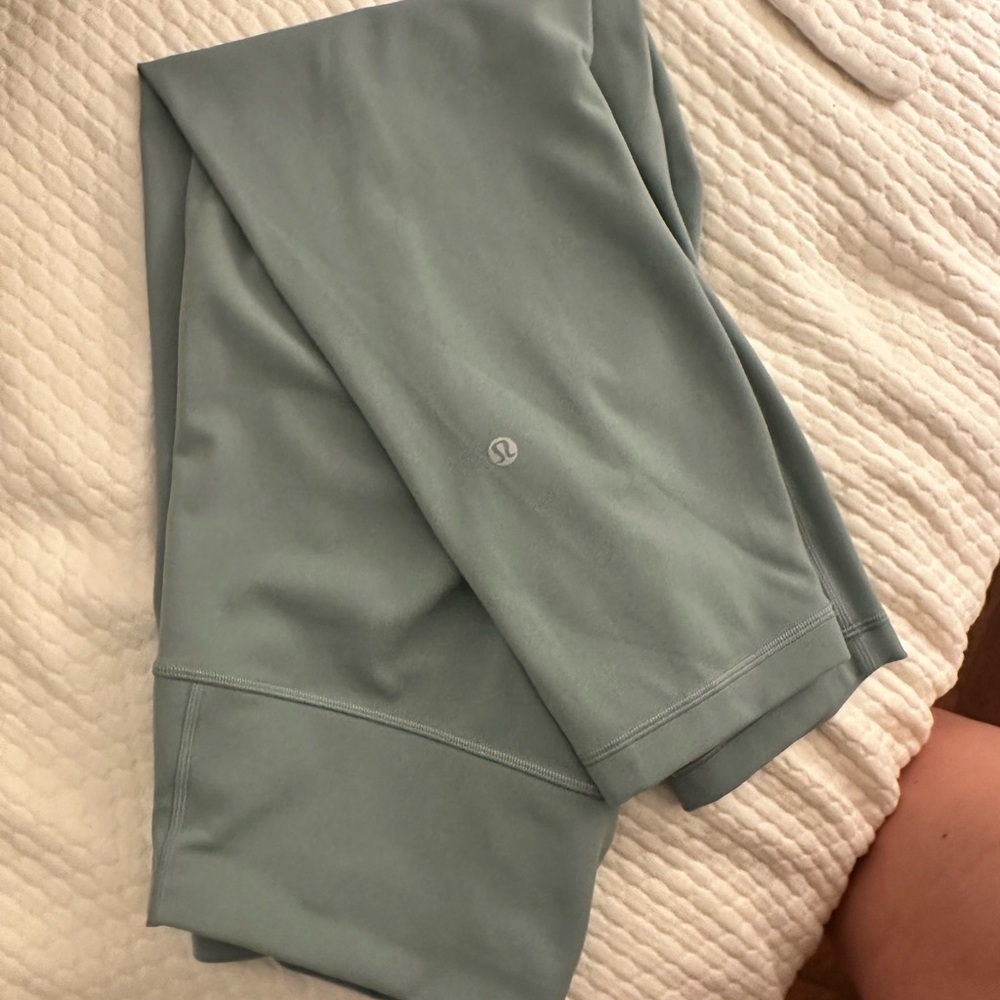 GUC lululemon Wunder Train HR Crop 23" size 14
